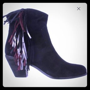 SAM EDELMAN black suede booties with fringe! 🖤